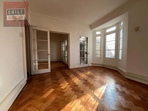 Se Arrienda Casa Destino Comercial. 2 Pisos.