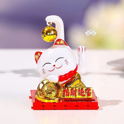Gatito De La Suerte Solar Con Campanita