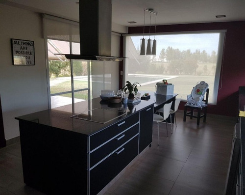 Venta Casa En Barrio San Eliseo, Estilo Minalista Corredor Canning -san Vicente