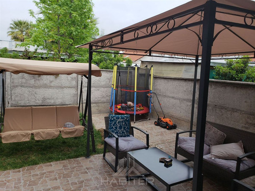 Casa En Venta De 4 Dorm. En Curicó
