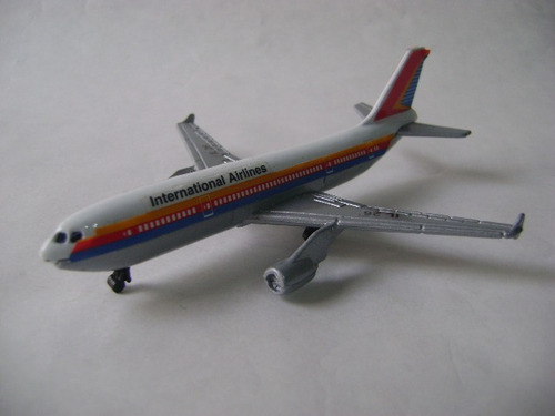 Imagen 1 de 10 de Nico Avion Metal Airlines Int. Lines 26 13 X 11 Cm (avv 39)