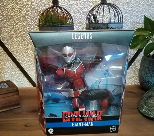 Antman Giant Man Marvel Legends 