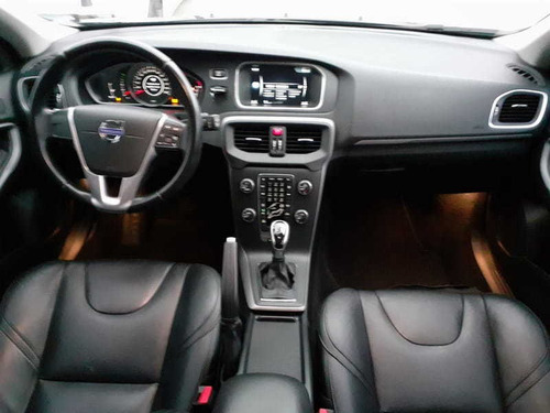 Volvo V40 T4