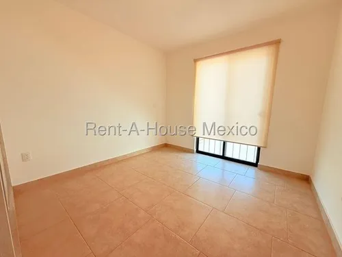 Casa En Renta De 3 Recamaras En El Salitre