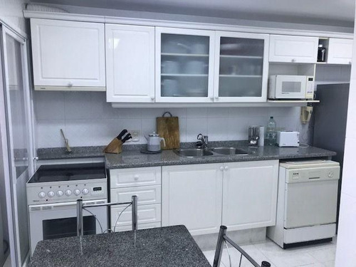 Apartamento En Venta De 3 Dormitorios En Playa Mansa