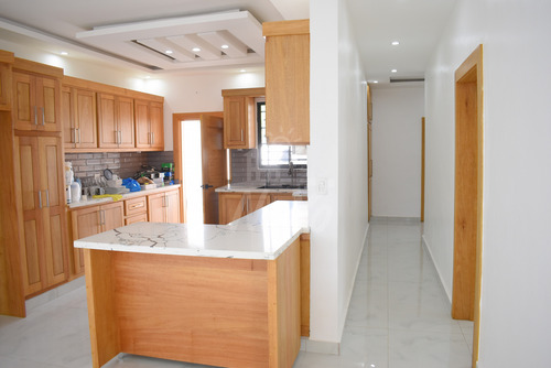 Encantadora Casa En Residencial Cerrado, Santiago (hfc-235)