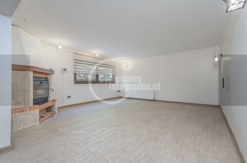 Venta Casa En Concón, 5 Dormitorios, Cercana A Colegios