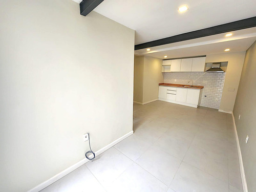 Departamento En Venta 1 Dormitorio Y Medio Reciclado A Nuevo Cordon
