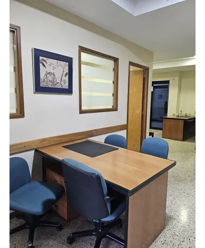 Alquilo Oficina 115m2 La Lagunita 6530