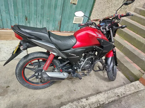 Se Encuentra Ubicada En Bogotá En Candelaria La Nueva