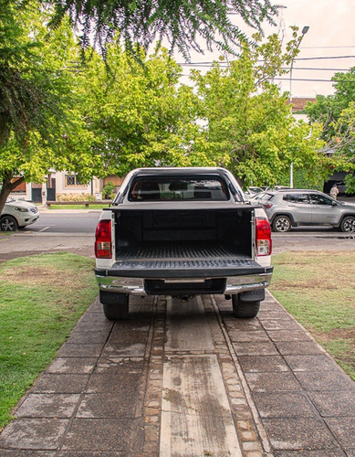 Imagen 6 de 21 de Toyota Hilux 2.8 Sr 4x4 2016