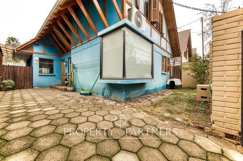 Casa Aislada En Barrio Residencial Consolidado P...