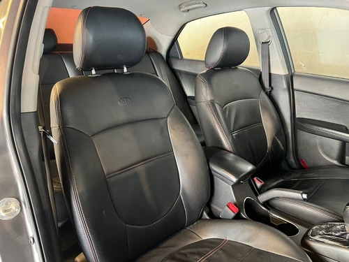 Imagem 8 de 18 de Kia Cerato