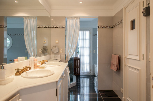 Casa En Venta De 4 Dormitorios En Beverly Hills