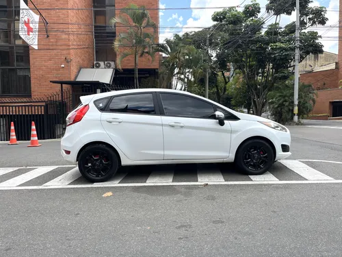 Ford Fiesta 1.6 Hatchback Se