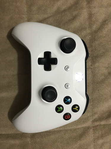 Control Joystick Microsoft Xbox One S (Usado)