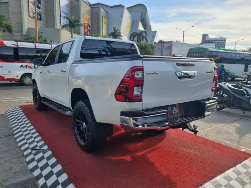 Toyota Hilux Srv 2.4 At