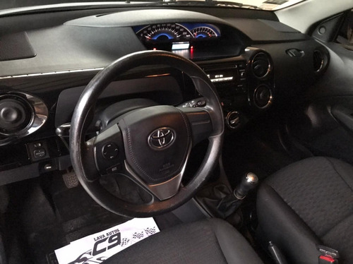 Imagen 7 de 9 de Toyota Etios
