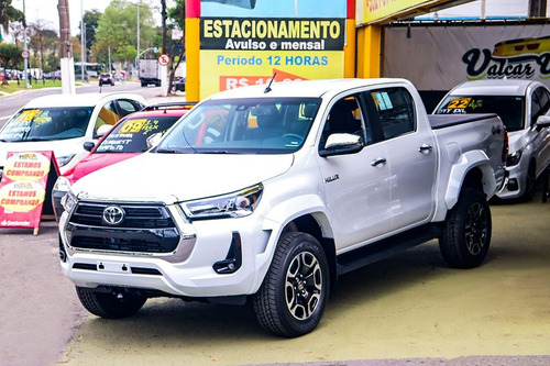 Toyota Hilux 2.8 D-4D TURBO CD SRX PLUS 4X4
