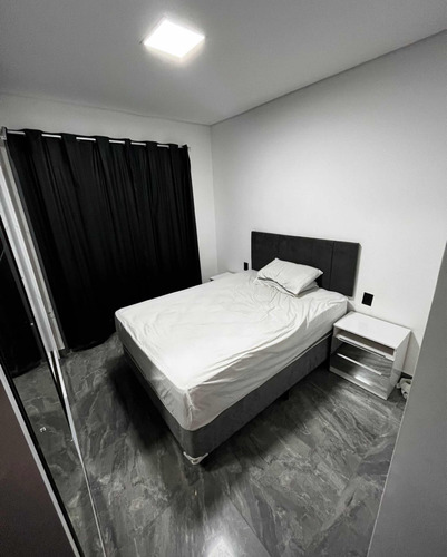 Apt 1 Quarto Top