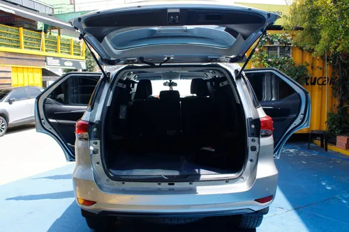 Toyota Fortuner 2.4 4x2 At 2021
