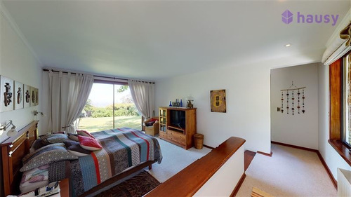 Casa En Venta De 4 Dorm. En Vitacura