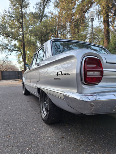 Ford Falcon 1975 Deluxe 221