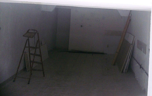 Imagen 3 de 5 de Febrero 22 Se Alquila Local 30m2 Av Universi. 04145951242 Francisco Rodriguez