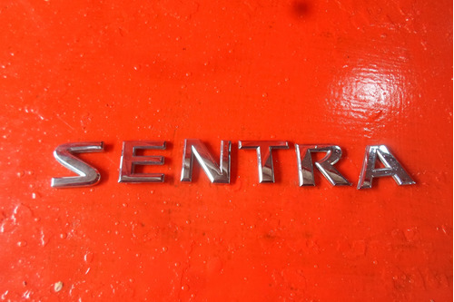 Emblema Nissan Sentra 2007-2012 40951