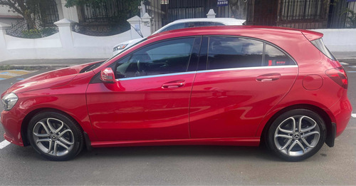 Imagen 6 de 12 de Mercedes Benz A200 2018 Style
