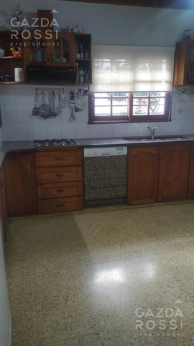 Imagen 8 de 19 de Casa - Adrogue