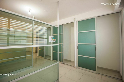 Oficina A Puerta Cerrada En Renta En Vallarta Norte, Guadala