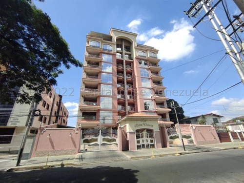 Apartamento En Venta Urb La Arboleda, Maracay 23-27482 Hc