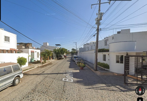 Casa En Condominio Ubicada En Colonia Paseo De La Ribera, Puerto Vallarta Jalisco, Con 3 Recamaras Y 114m2. Muy Cerca Del Walmart Macroplaza Vallarta.