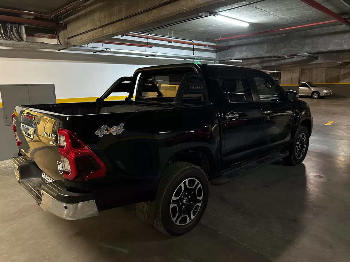 Toyota Hilux 2.8 Cd Srx 177cv 4x4 At