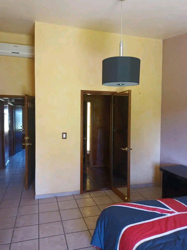 Comoda Casa Un Nivel Conjunto Horizontal Cerca Camino Real S
