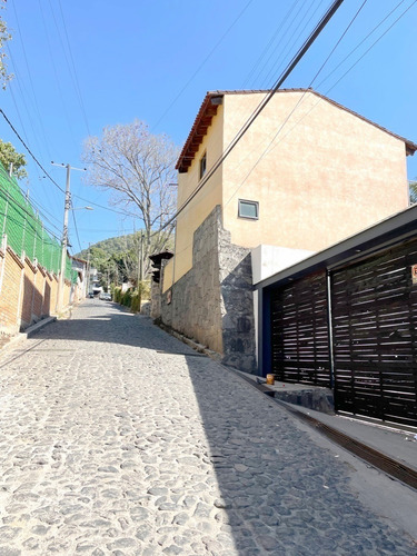 Imagen 2 de 30 de Increíble Casa En Venta En Valle De Bravo