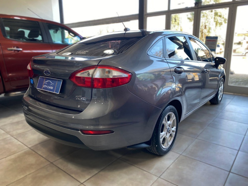 Ford Fiesta Kinetic 1.6 Sedan S 120cv