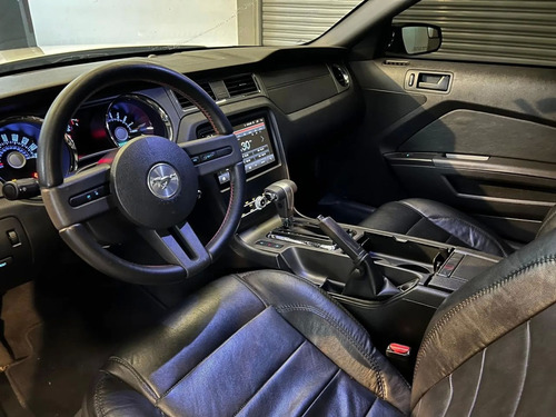 Ford Mustang 3.7 V6 GASOLINA AUTOMÁTICO
