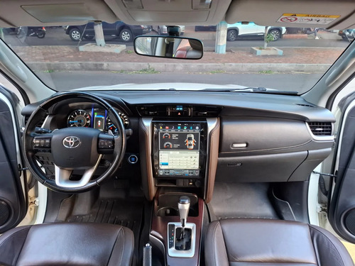 Toyota Fortuner 2.7L 4X2 At