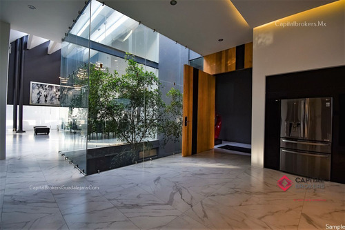 Casa En Venta De Lujo Con Alberca Colinas De San Javier