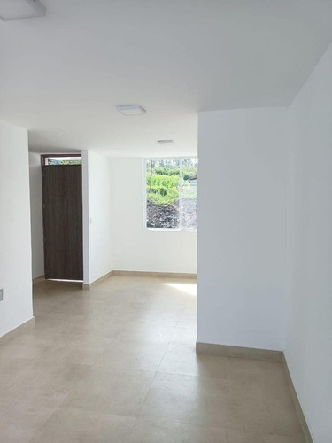 Linda Casa Nueva X Estrenar Esquinera En Ibarra, Se Puede Recibir Carros X Parte De Pago, Sector Muy Seguro Y Tranquilo
