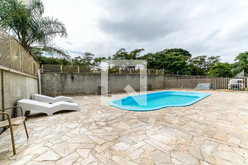 Apartamento Ótima Localização.