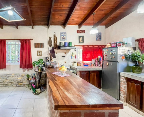 Casa En Venta - 3 Dormitorios 2 Baños - Local - 4662mts2 - Ensenada