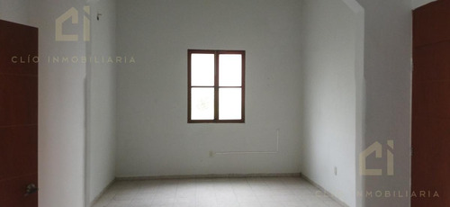 Edificio De 3 Pisos En Venta, Ebicado En El Centro Histórico De Veracruz, Cuenta Con Locales Y Oficinas
