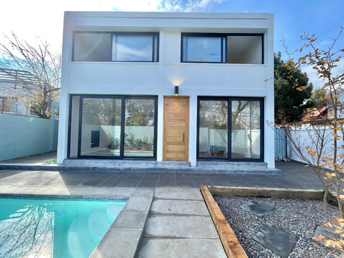 Barrio Del Inca, Casa Completamente Remodelada, 3d 3b 2estac