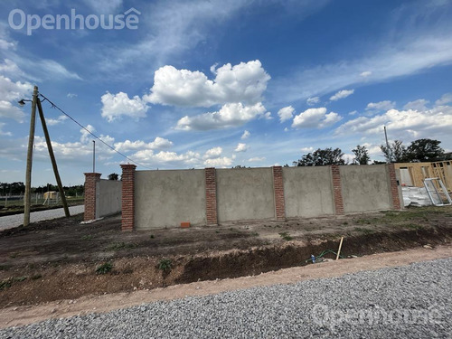 Venta - Excelentes Lotes En Barrio Semi Cerrado En Pilar -