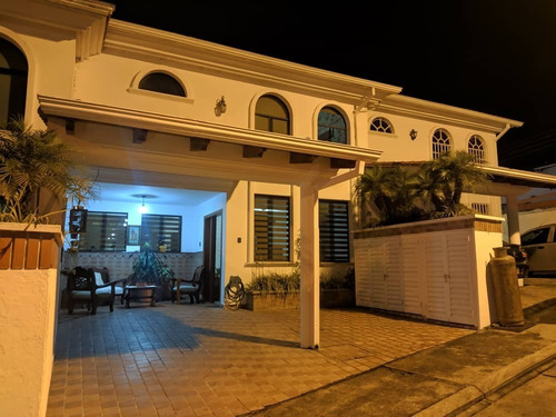 Imagen 26 de 26 de Amplia Casa En San Cristóbal (venta O Alquiler), Pueblo Nuevo. Kr