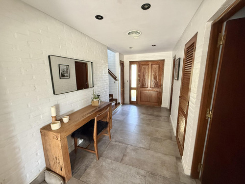 Impecable Casa Con Jardin, Parrilla Y Pileta En Venta - Vista Al Golf - Club Nautico Escobar