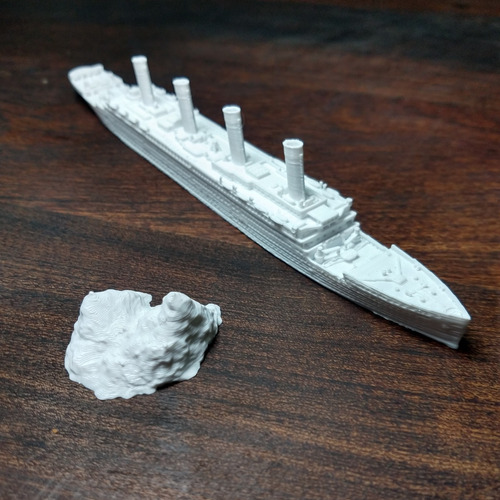 Combo Titanic Y Iceberg A Escala 35 Cm Diorama Maqueta